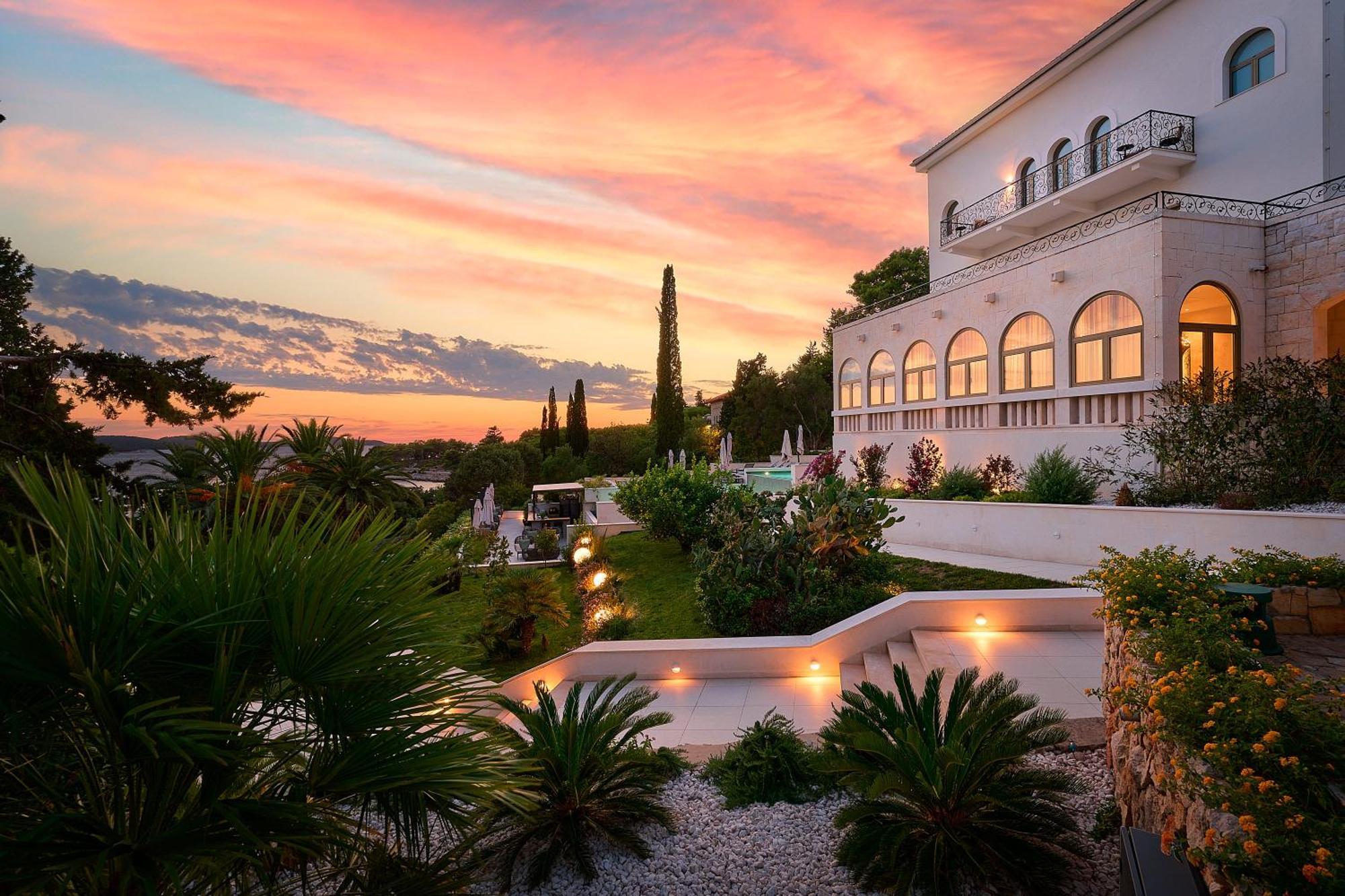 Hotel Moeesy, Blue & Green Oasis Hvar Town Dış mekan fotoğraf